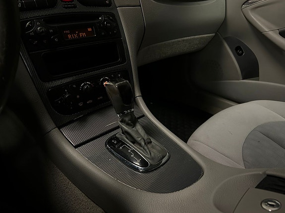 Mercedes-Benz CLK200 17 of 20