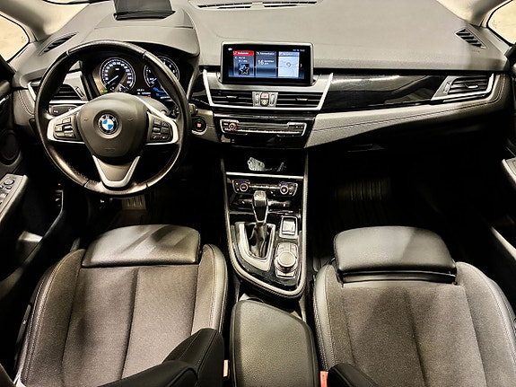 BMW 225xe 15 of 25
