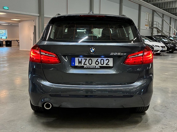 BMW 225xe 4 of 25