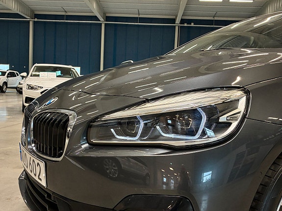 BMW 225xe 8 of 25