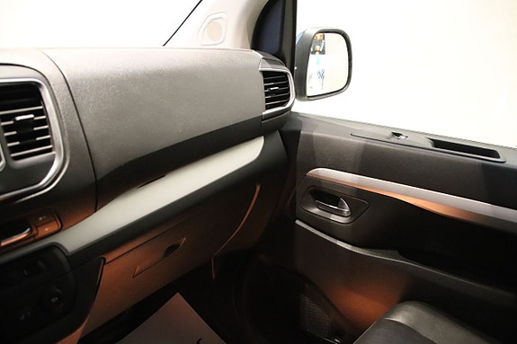 Opel Vivaro 9 of 12