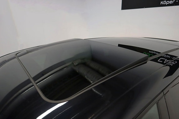 Porsche Cayenne 4 of 5
