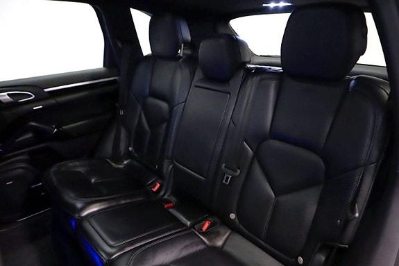 Porsche Cayenne 23 of 23