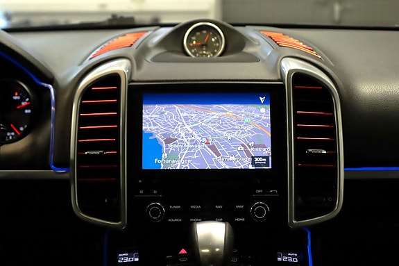 Porsche Cayenne 21 of 23