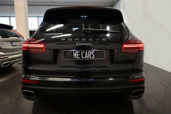 Porsche Cayenne 9 of 23