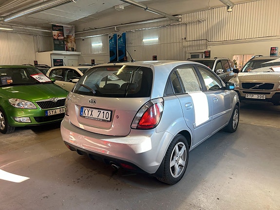Kia Rio 5 of 5