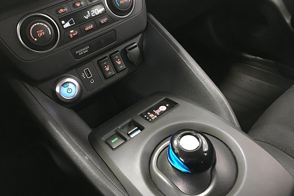 Nissan Leaf 12 of 12