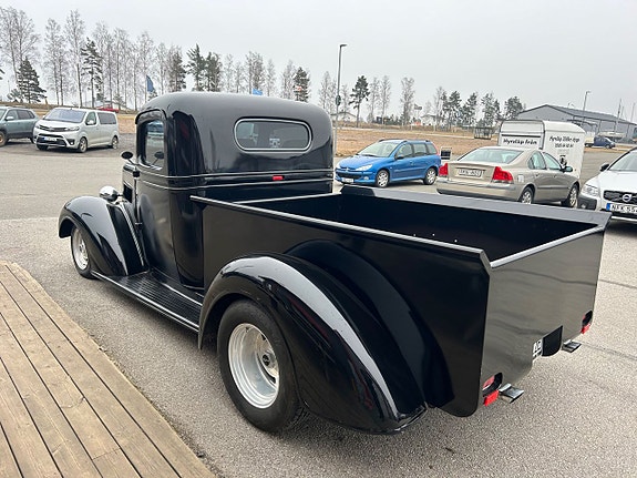 Chevrolet Pickup rod 8 of 12