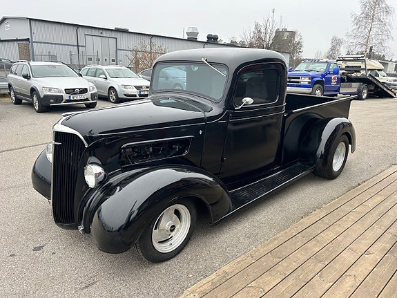Chevrolet Pick-Up 5 of 5