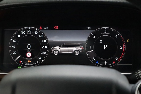 Land Rover Range Rover Sport 21 of 28
