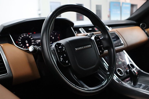 Land Rover Range Rover Sport 16 of 28