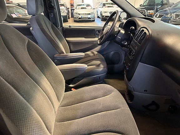Chrysler Voyager 11 of 15
