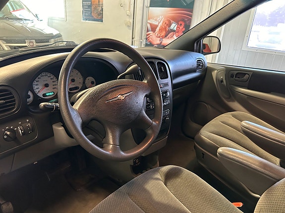 Chrysler Voyager 8 of 15