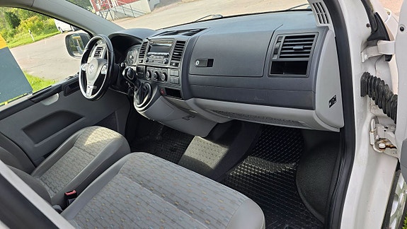 Volkswagen Transporter 8 of 11