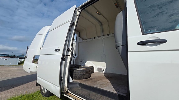Volkswagen Transporter 9 of 11