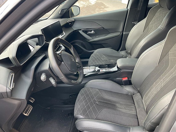 Peugeot e-2008 5 of 5