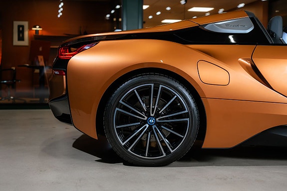 BMW i8 3 of 27