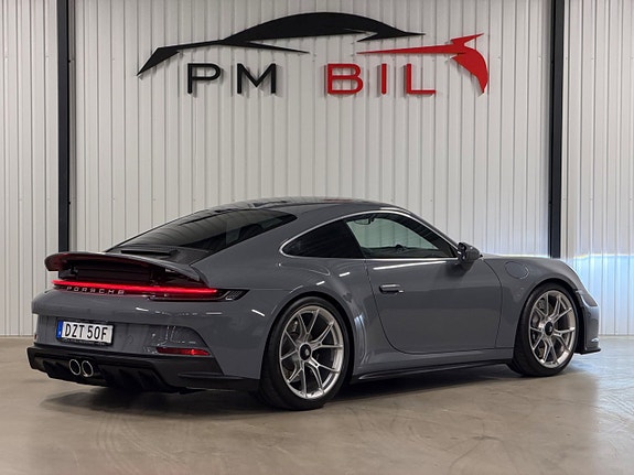Porsche 911 4 of 5
