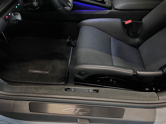 Porsche 911 14 of 28
