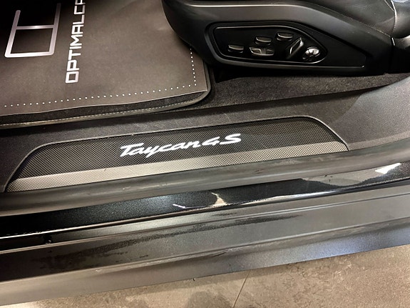 Porsche Taycan 4S 11 of 16