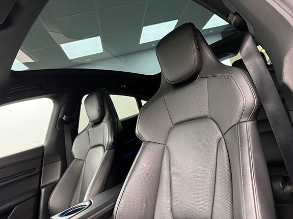 Porsche Taycan 4S 6 of 16