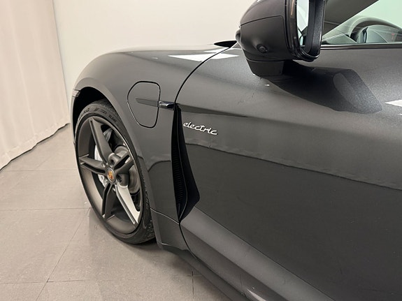 Porsche Taycan 4S 13 of 16