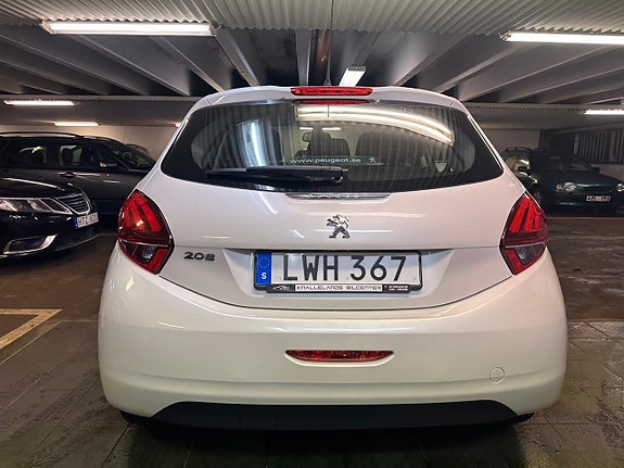 Peugeot 208 4 of 5