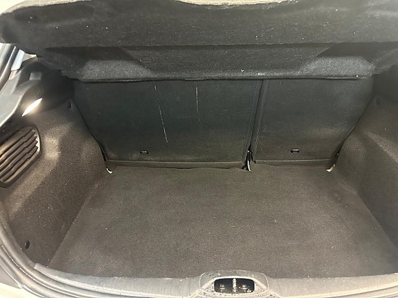 Peugeot 208 13 of 13