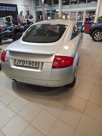 Audi TT 6 of 7