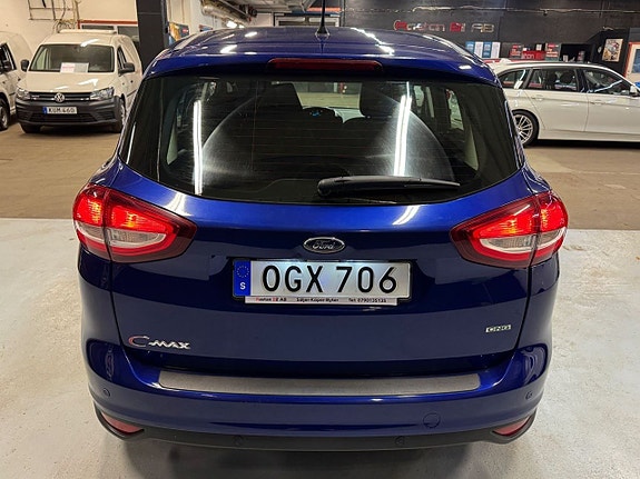 Ford C-Max 8 of 24