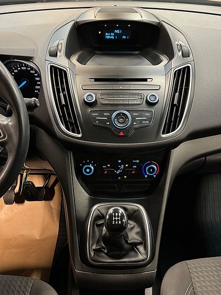 Ford C-Max 16 of 24