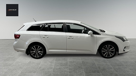 Toyota Avensis 4 of 5