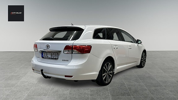 Toyota Avensis 5 of 5