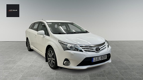 Toyota Avensis 3 of 5