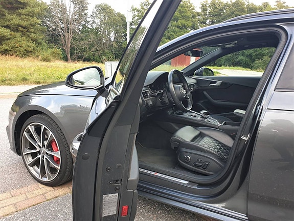Audi S4 3 of 5