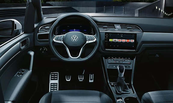 Volkswagen Touran 3 of 3