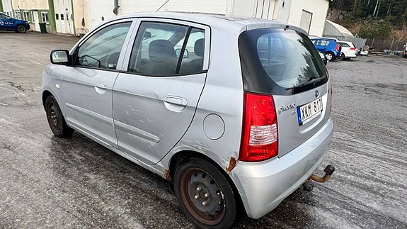 Kia Picanto 6 of 7