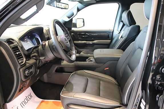 Dodge RAM 1500 8 of 17