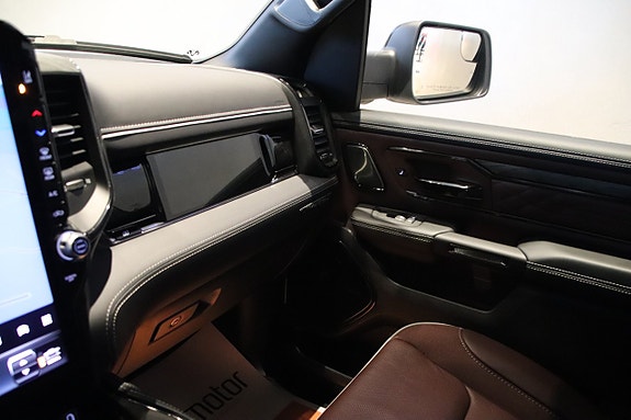 Dodge RAM 1500 7 of 17