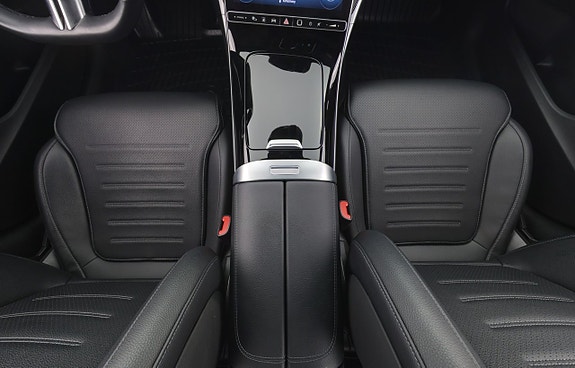 Mercedes-Benz C200 13 of 25