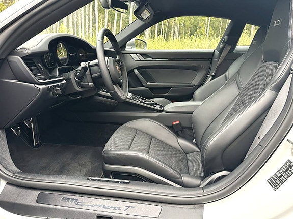 Porsche 911 4 of 5