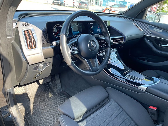 Mercedes-Benz EQC400 11 of 28