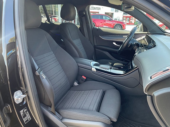 Mercedes-Benz EQC400 18 of 28