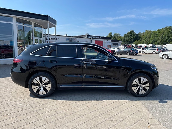 Mercedes-Benz EQC400 4 of 28