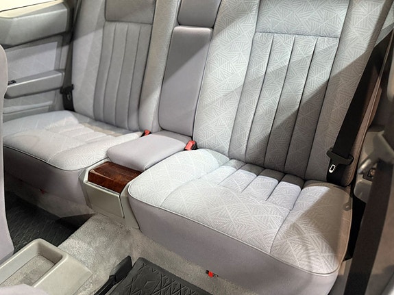 Mercedes-Benz E320 16 of 16