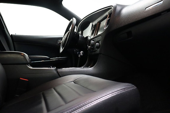 Dodge Charger 14 of 26
