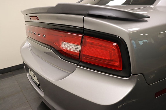 Dodge Charger 10 of 26
