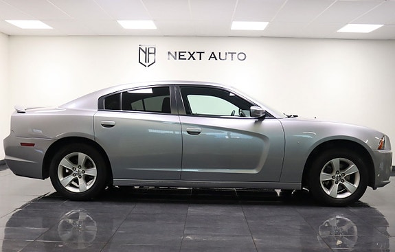 Dodge Charger 5 of 26