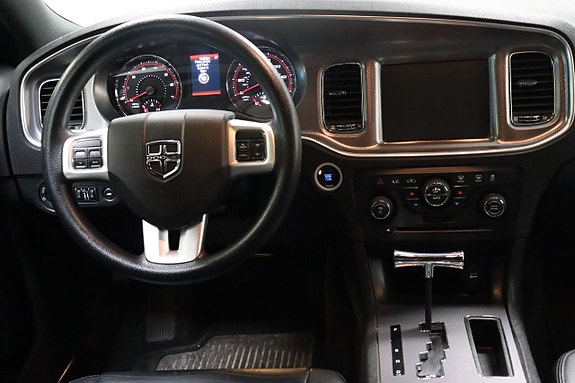 Dodge Charger 12 of 26