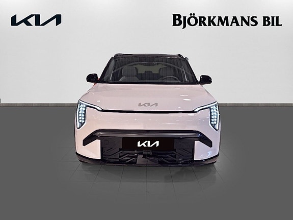 Kia EV3 2 of 25